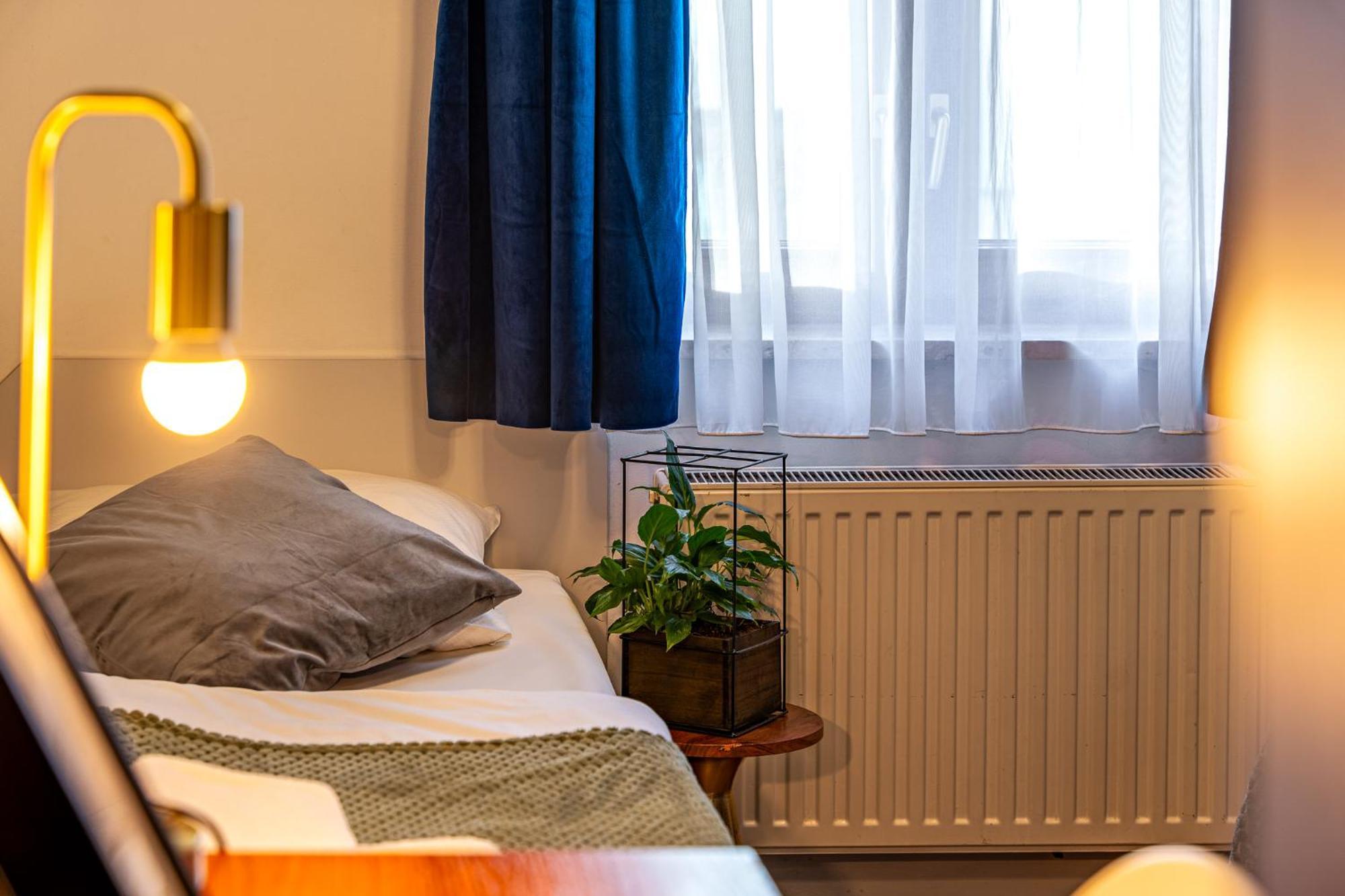 Great Polonia Dwarf Wroclaw Bed & Breakfast ภายนอก รูปภาพ