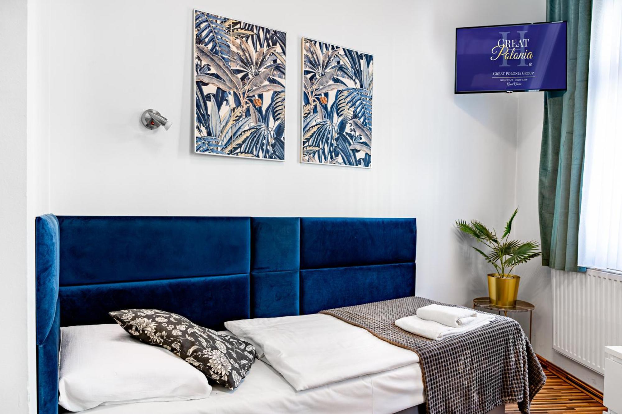Great Polonia Dwarf Wroclaw Bed & Breakfast ภายนอก รูปภาพ